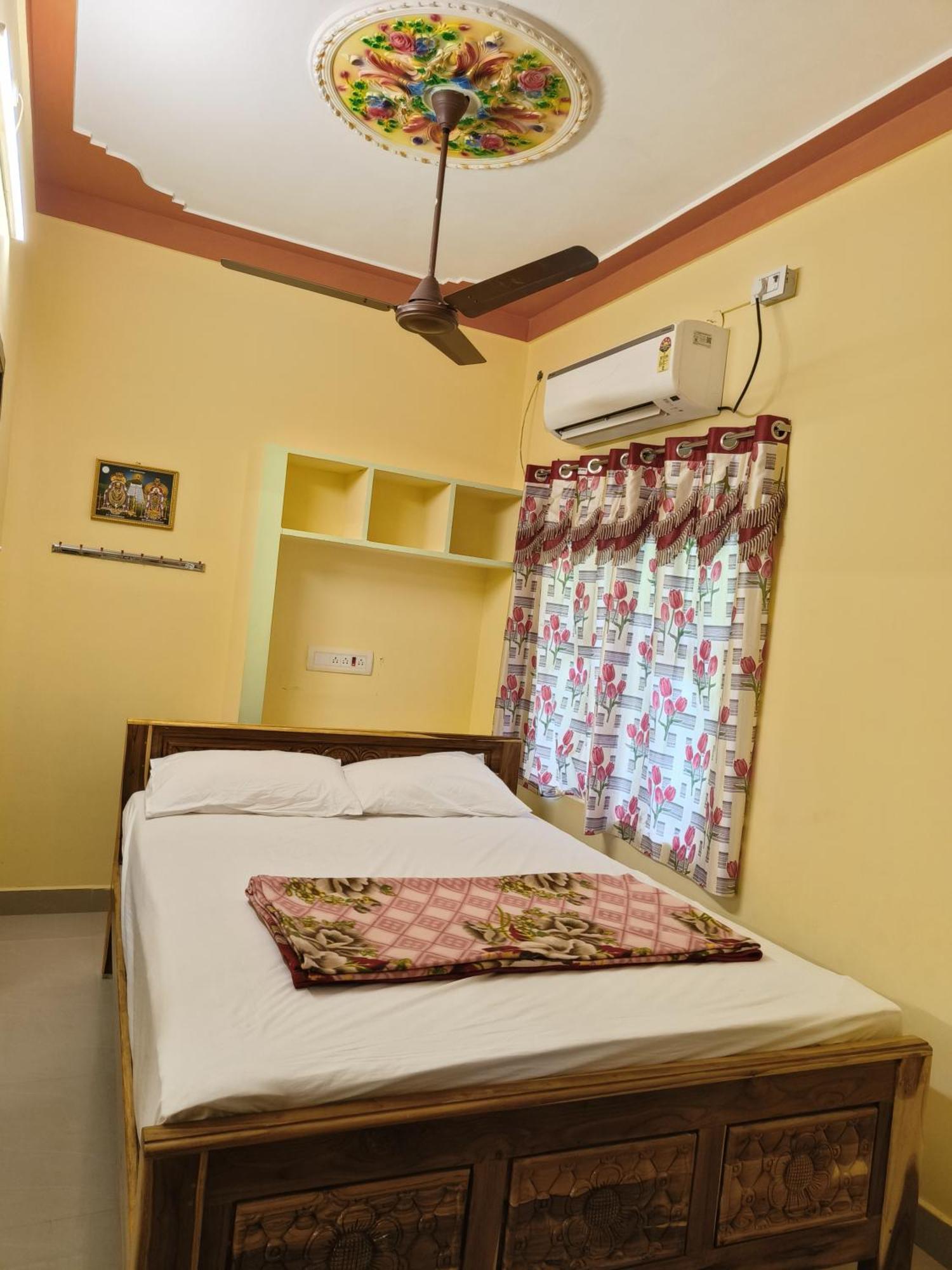 Liya Guest House Tiruvannamalai Bagian luar foto