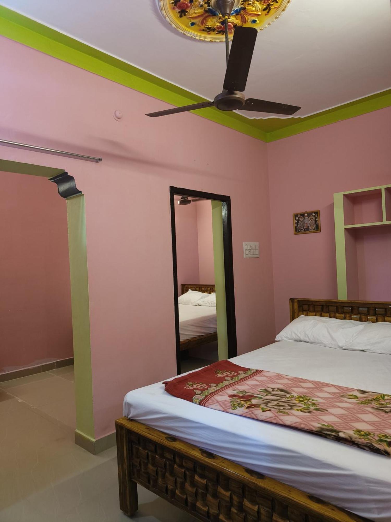 Liya Guest House Tiruvannamalai Bagian luar foto