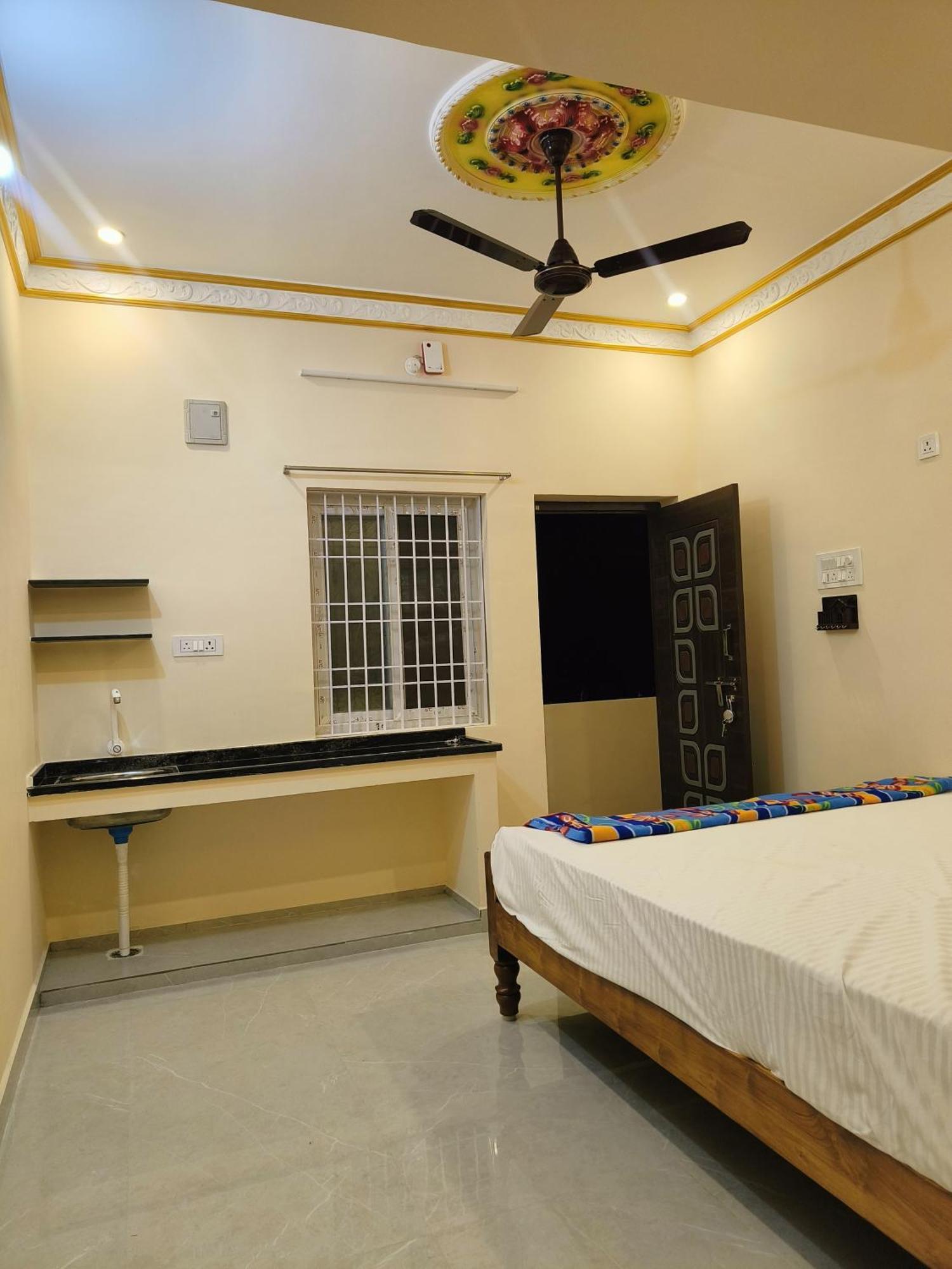 Liya Guest House Tiruvannamalai Bagian luar foto